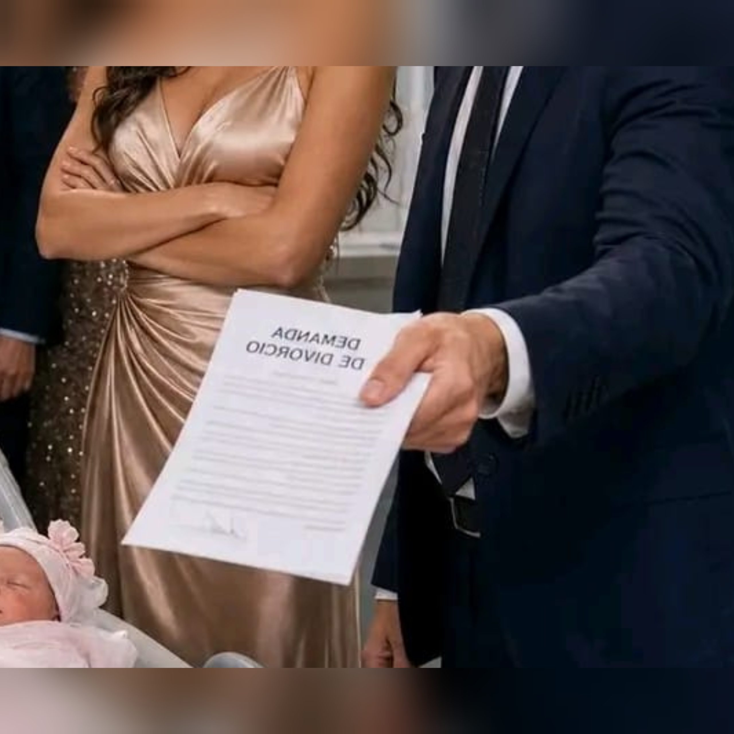 Она подписала бумаги и разрушила его империю